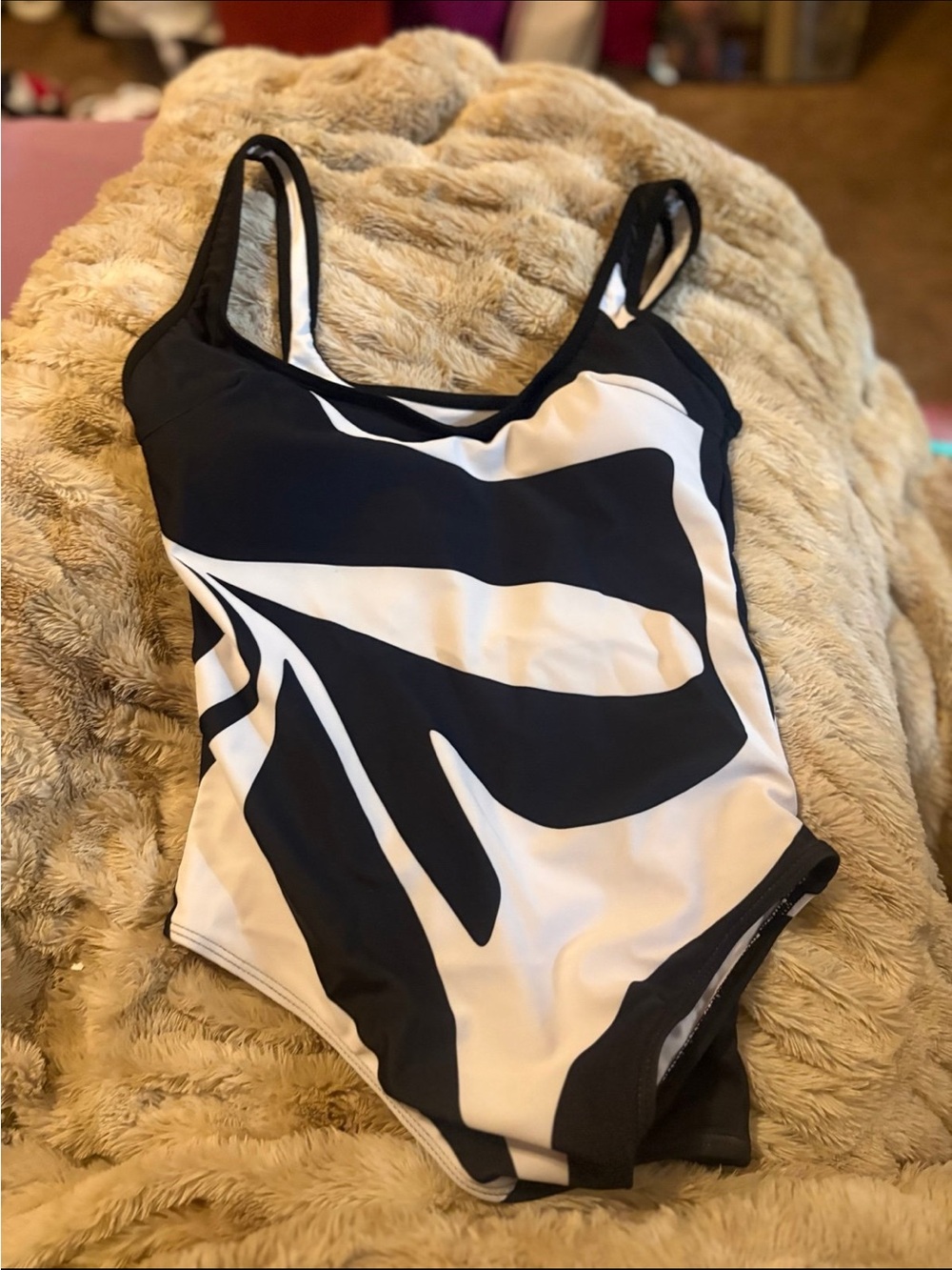 Black & White Graphic One-Piece Swimsuit Curvaswim Size Small